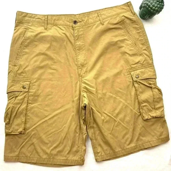 Levi’s Men Khaki Cotton Blend Safari Flap Pocket Long Mens Cargo Shorts Size 40 - Picture 1 of 15